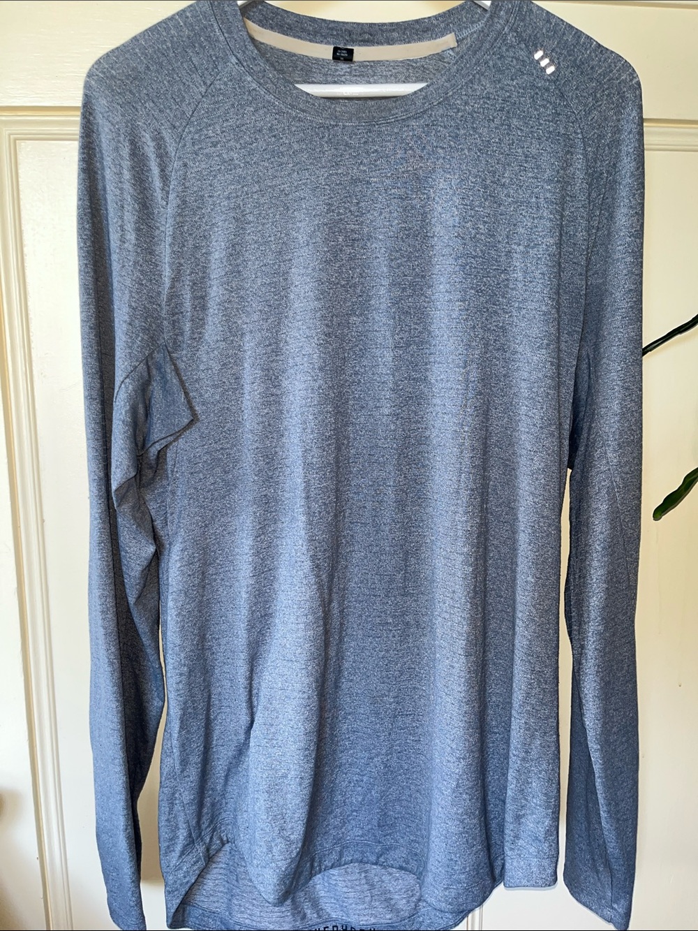 Men's LULULEMON Long-Sleeve Performance Shirt blue- Gray